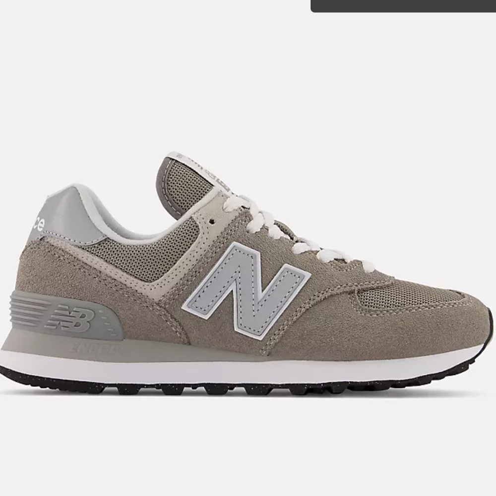 WOMENS 11 NEW BALANCE 574 CORE SNEAKERS